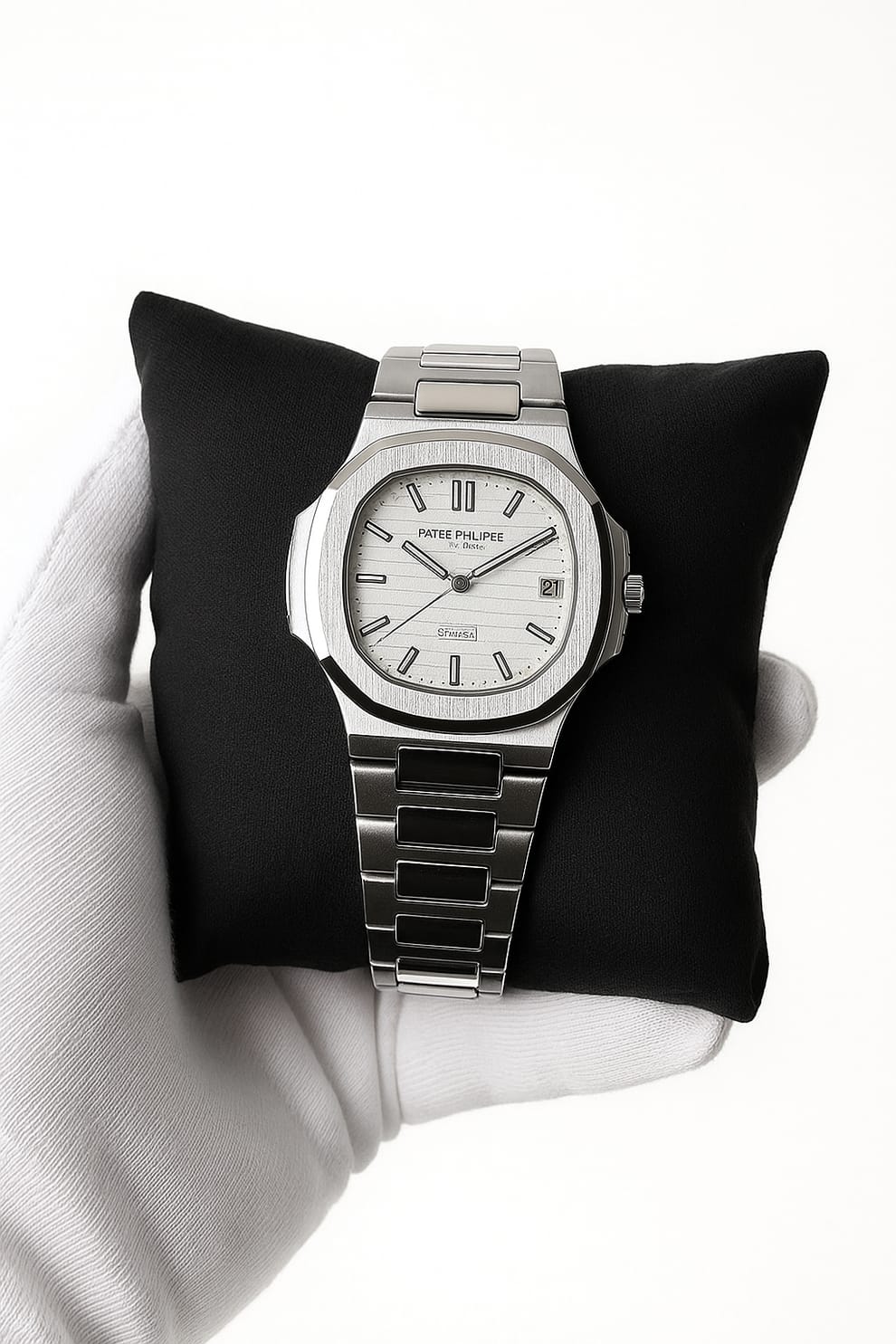 Patek Philippe - Classic Dial with Date